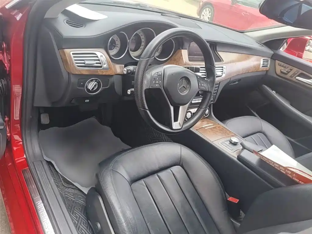 Mercedes-Benz CLS 2012 CLS 300 CGI фото 10