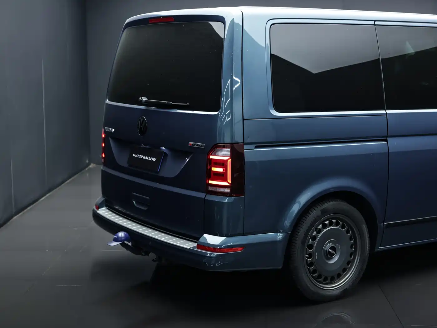 Volkswagen Multivan 2019 2.0TSI 4WD Premium 7-seater фото 25