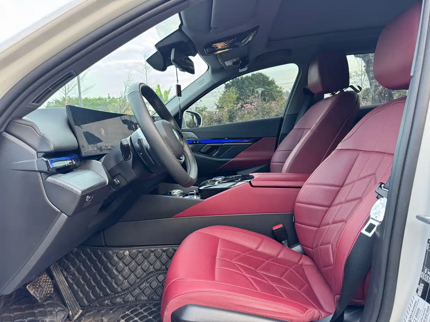 BMW 5 Series 2024 530Li Leading Model Luxury Package фото 9