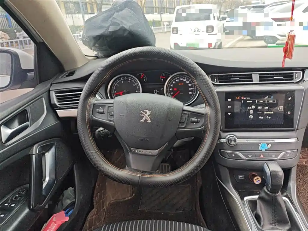 Peugeot 408 2016 1.6T Automatic Luxury Edition фото 3