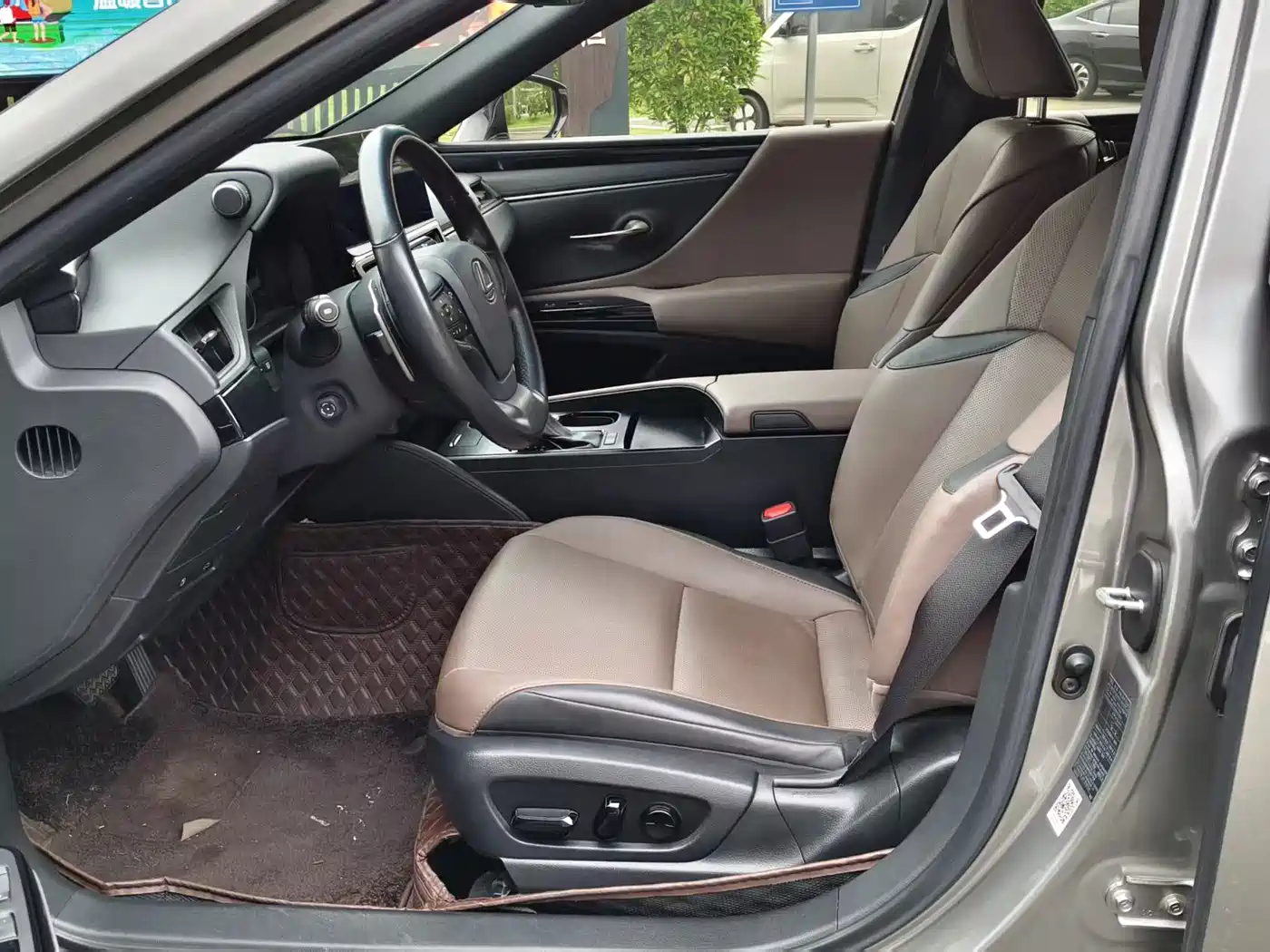 Lexus ES 2022 200 Excellence Edition фото 13