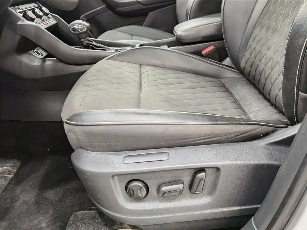 Škoda Karoq 2021 TSI280 Luxury Edition фото 20