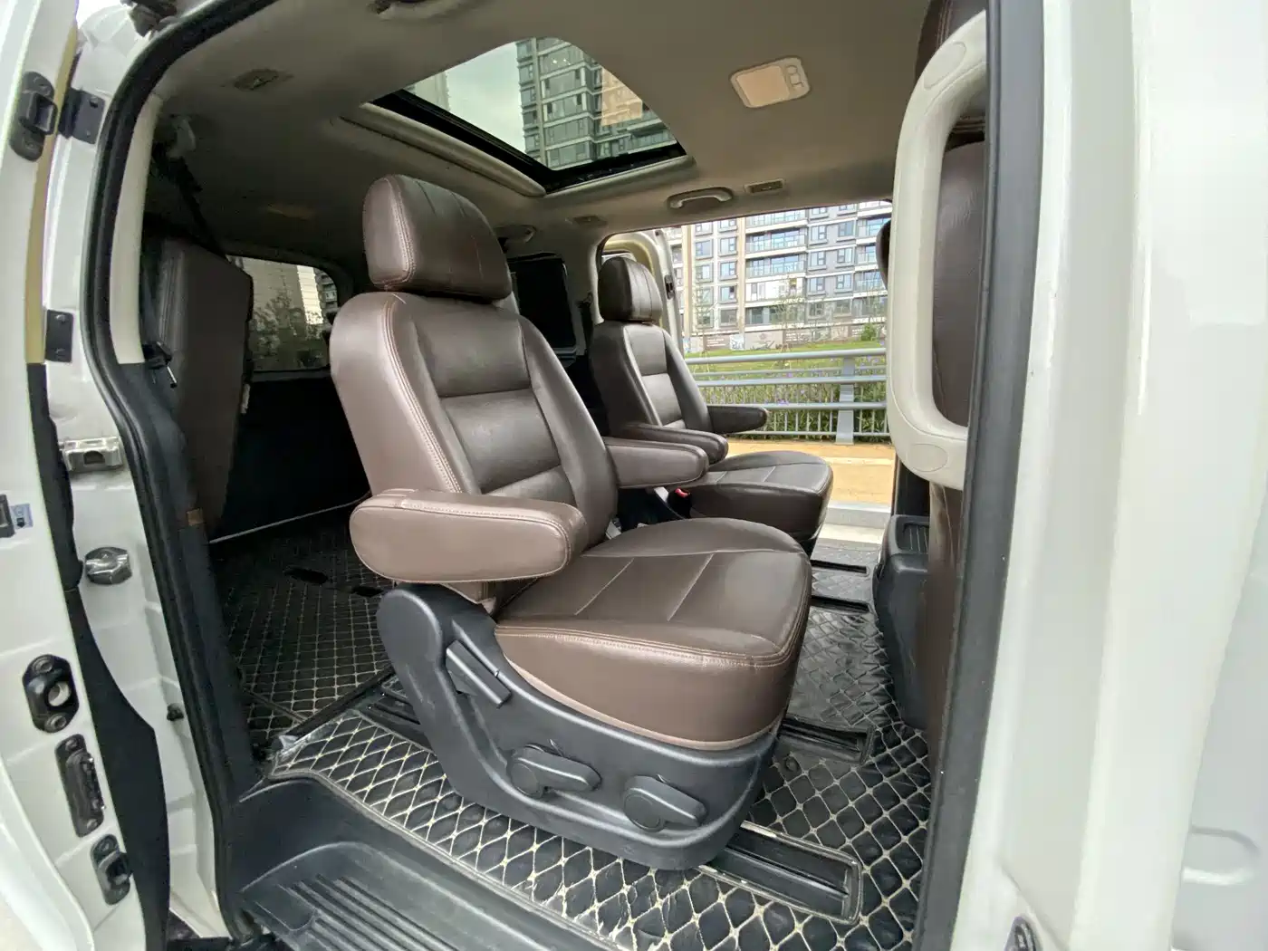 Dongfeng Fengxing Fengxing CM7 2018 2018 Facelift 2.0T Manual Exclusive