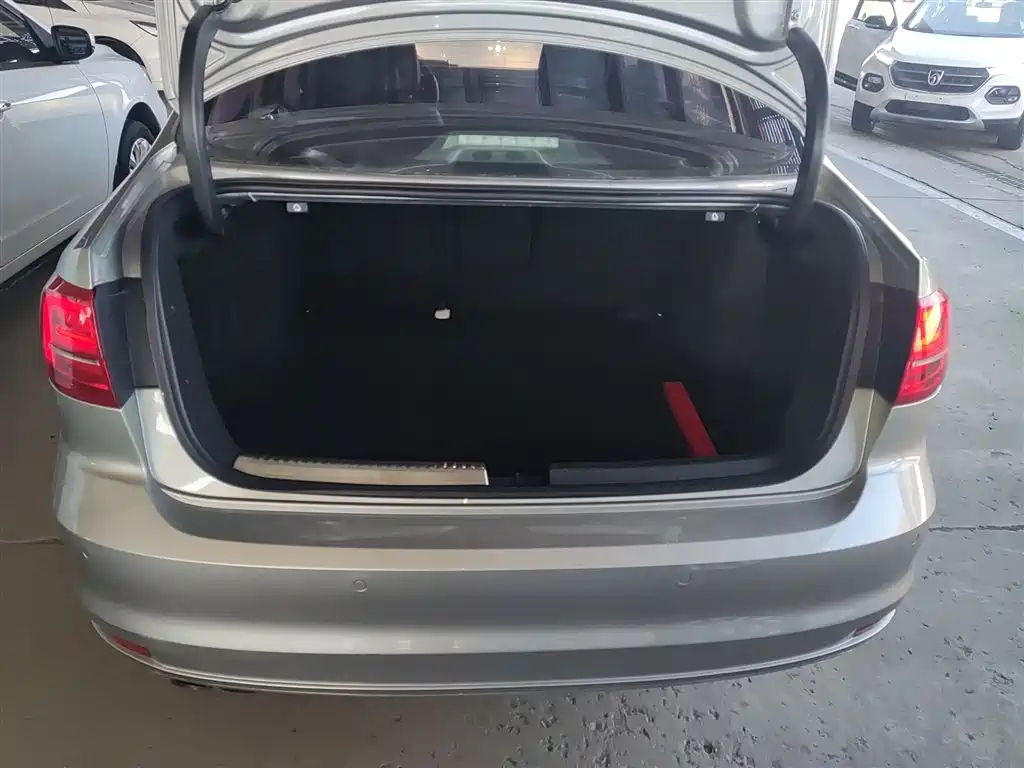 Volkswagen Sagitar 2015 230TSI Automatic Luxury фото 19