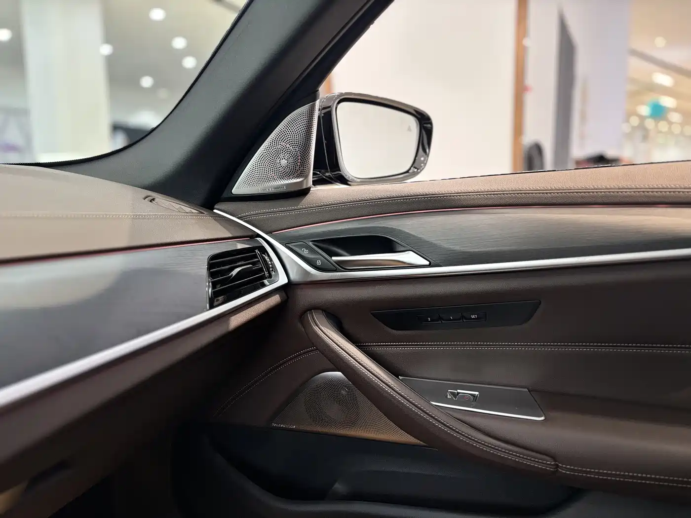 BMW 5 Series 2022 Model Third Facelift 530Li Premium M Sport Package фото 10