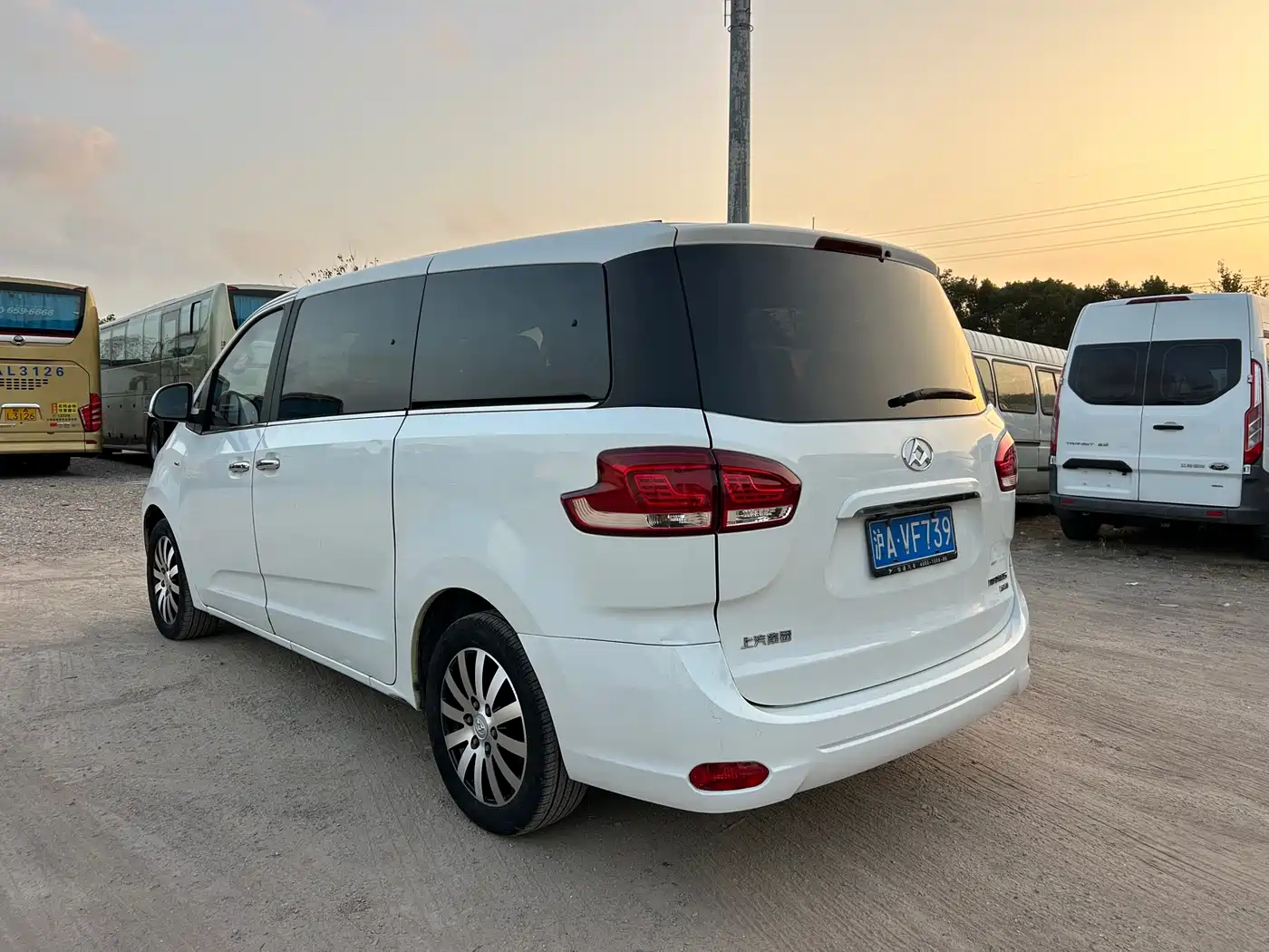 SAIC Maxus Maxus G10 2014 2.0T Automatic Luxury Executive Edition фото 4