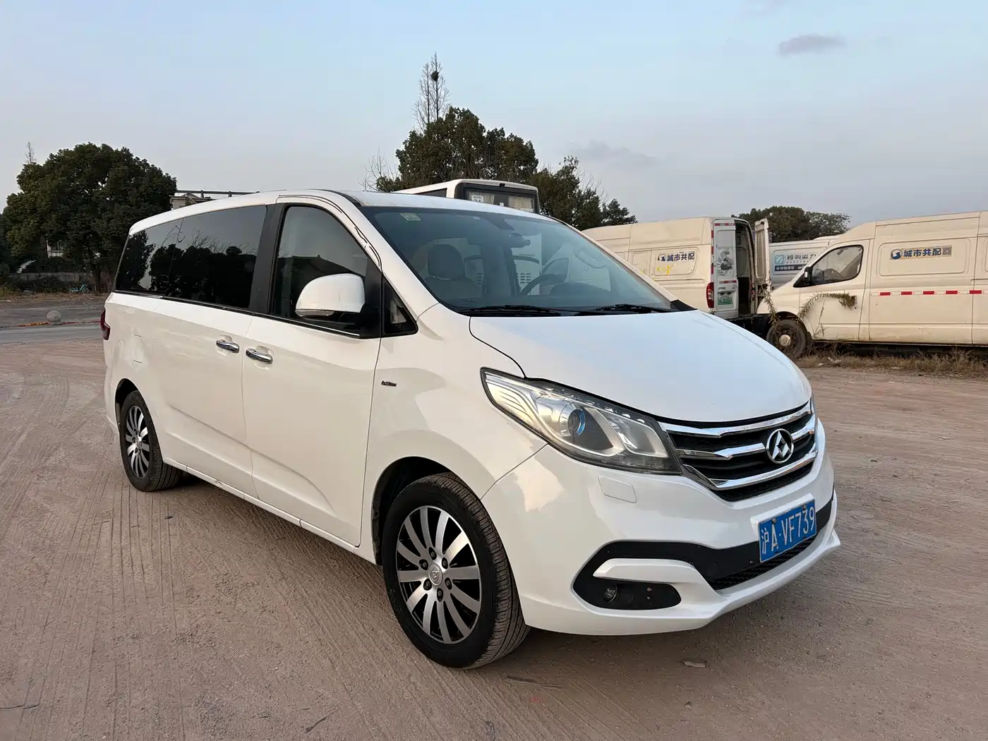SAIC Maxus Maxus G10 2014 2.0T Automatic Luxury Executive Edition фото 3