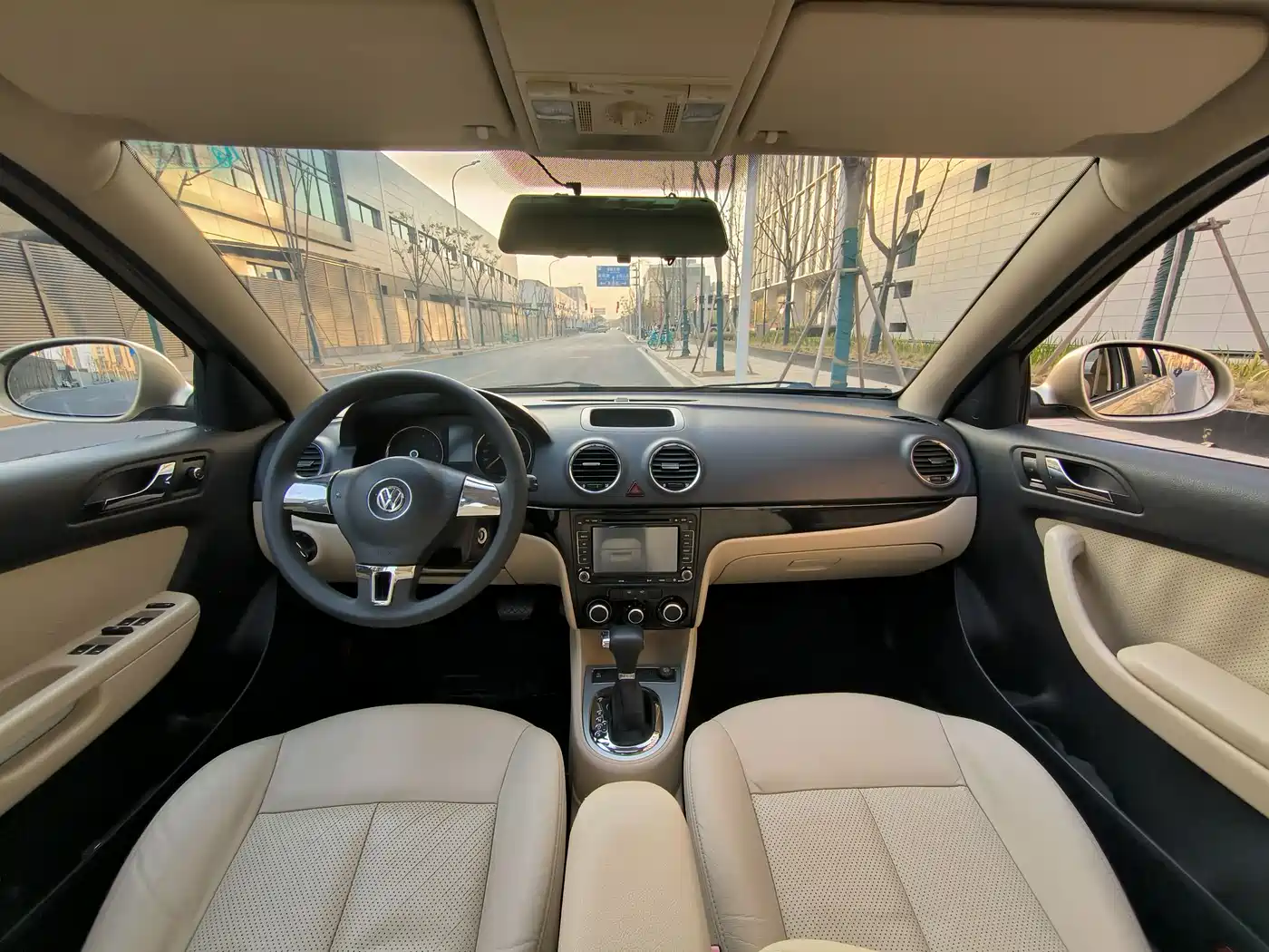 Volkswagen Lavida 2011 1.6L Automatic Pinya Edition фото 5