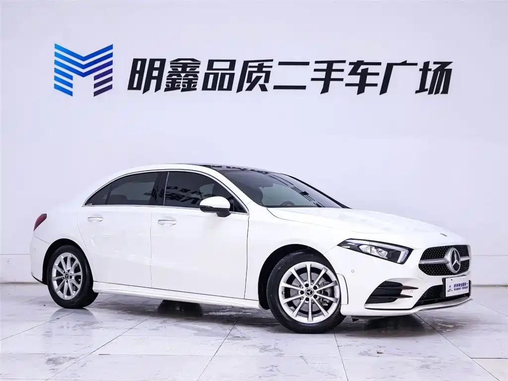 Mercedes-Benz A-Class 2021 A 200 L Sport Sedan Fashion Edition фото 5