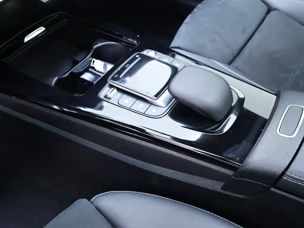Mercedes-Benz A-Class 2021 A 200 L Sport Sedan Fashion Edition фото 11