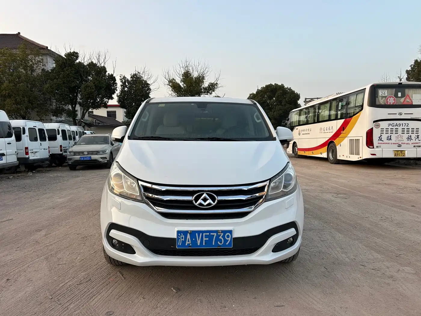 SAIC Maxus Maxus G10 2014 2.0T Automatic Luxury Executive Edition фото 2