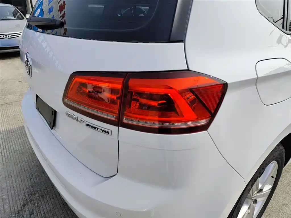 Volkswagen Golf Sportsvan 2018 1.6L Automatic Comfort фото 8