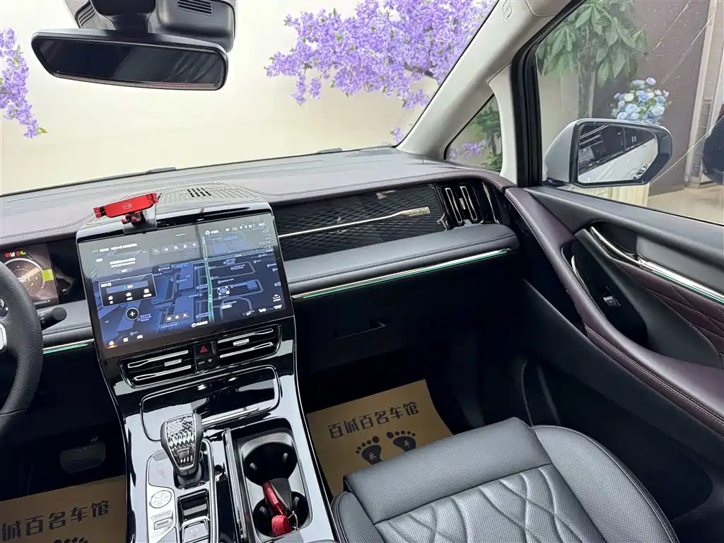 GAC Trumpchi Trumpchi M8 2024 Master Series 400T Ultimate Edition фото 19