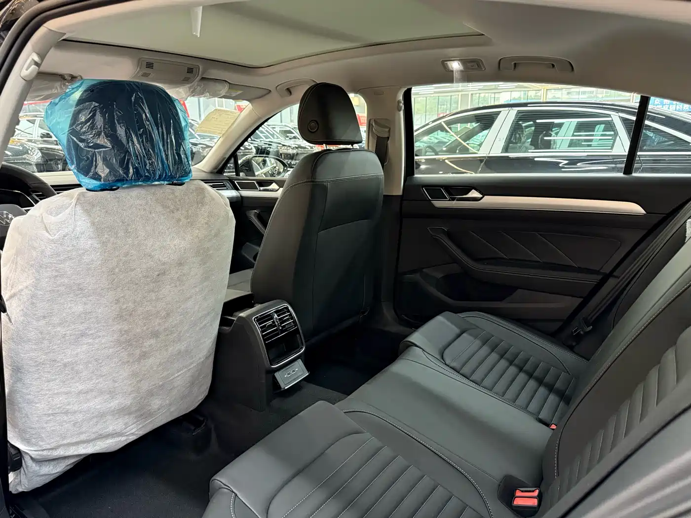Volkswagen Magotan 2025 Popular Edition 280TSI DSG Comfort фото 22