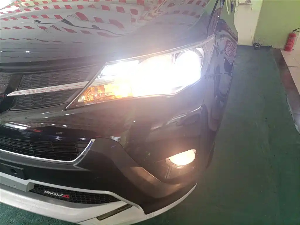 Toyota RAV4 Rongfang 2013 2.0L CVT 2WD Urban фото 23