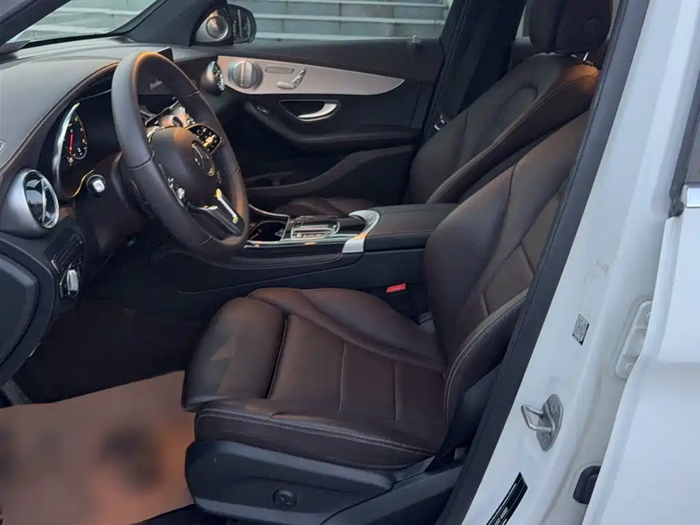 MERCEDES-BENZ GLC