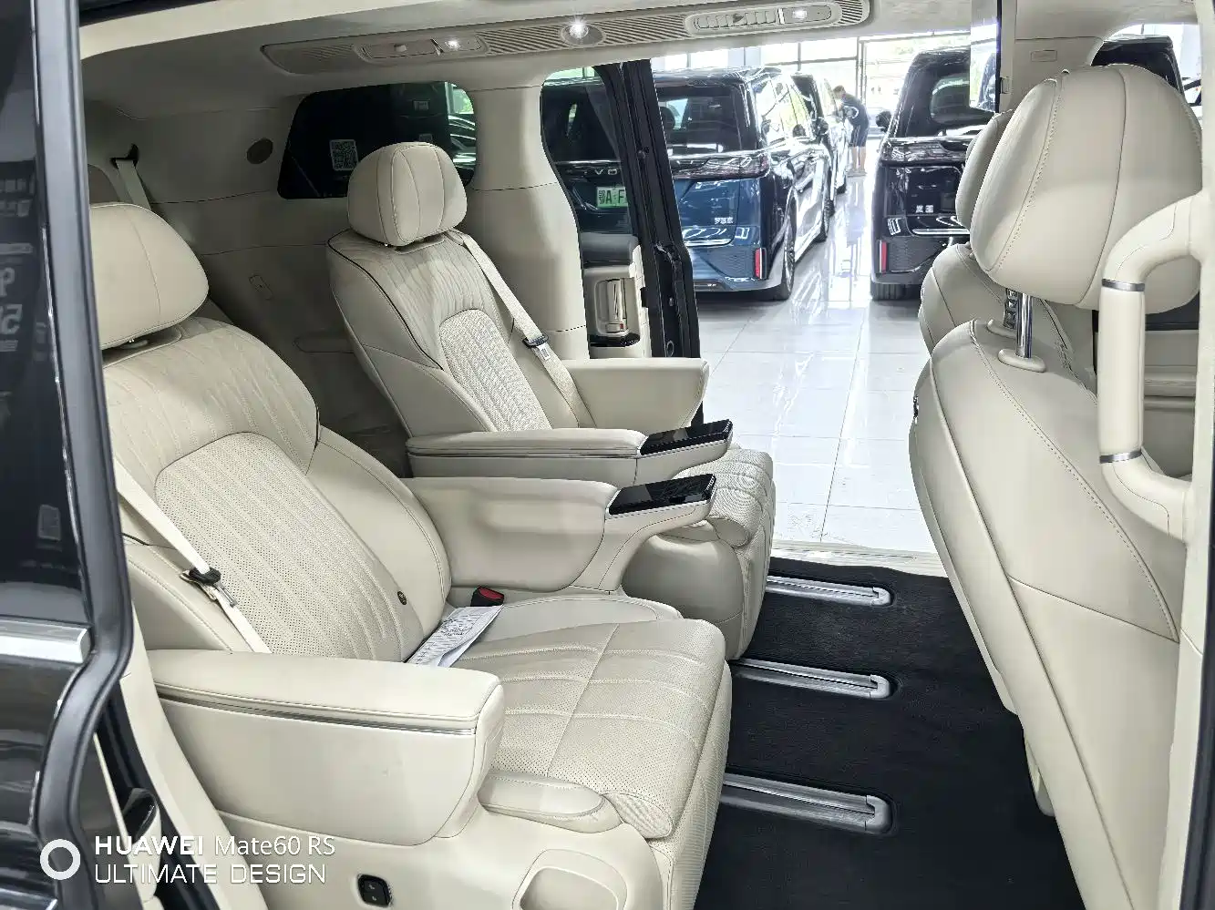 Voyah Auto Voyah Dreamer 2025 PHEV AWD Flagship Kunpeng Edition фото 17