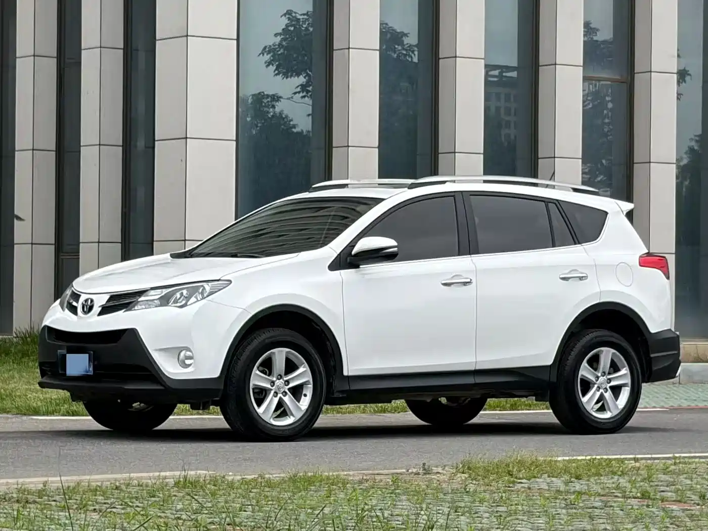 Toyota RAV4 Rongfang 2013 2.0L CVT 4WD Pioneer