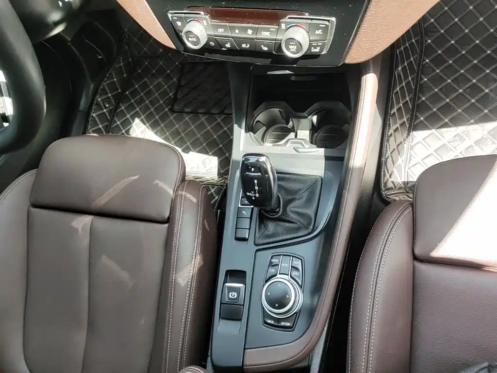 BMW X1 2022 sDrive25Li Leading фото 21