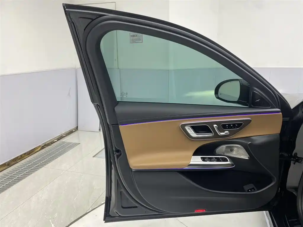 Mercedes-Benz E-Class 2026 E 300 L Luxury фото 28