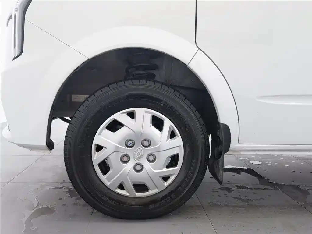 SAIC Maxus Xintu V80 2025 Model PRO Aoyun 2.0T Automatic Short Wheelbase Medium Roof 5/6-seater фото 17