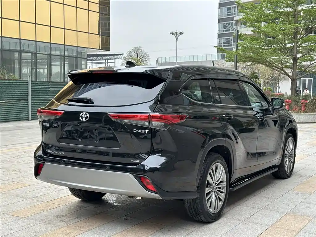 TOYOTA HIGHLANDER