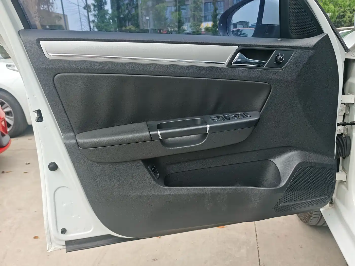 Volkswagen Bora 2014 1.6L Automatic Comfort Edition фото 4