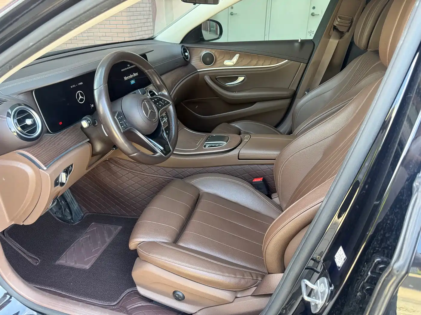 Mercedes-Benz E-Class 2022 E 260 L фото 4
