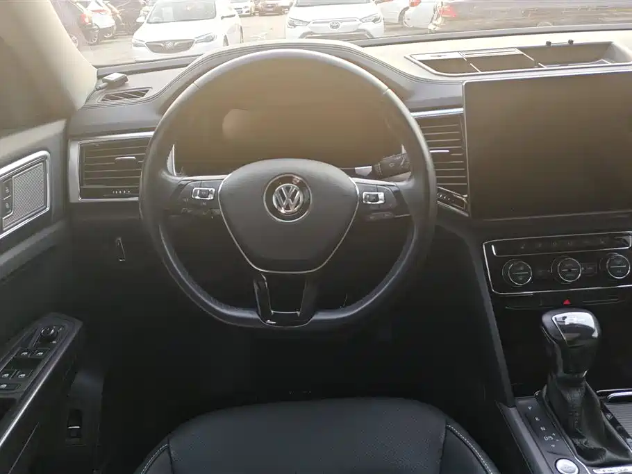 Volkswagen Teramont 2019 380TSI 4WD Luxury Edition China VI фото 15