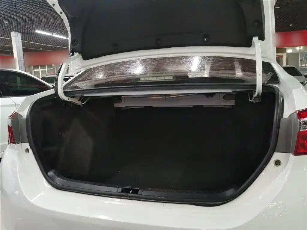 Toyota Corolla 2017 Facelift 1.2T S-CVT GL фото 15