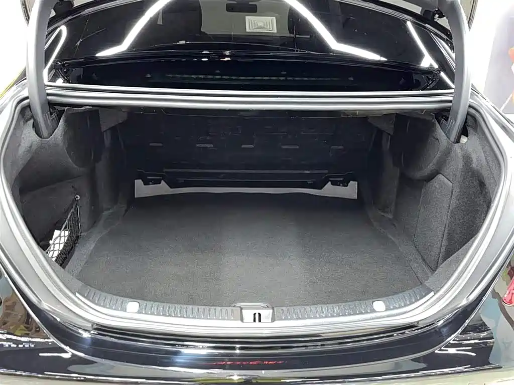 Mercedes-Benz E-Class 2019 Facelift E 300 L Sport Fashion фото 12
