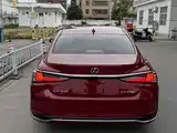 Photo 3 - Lexus ES