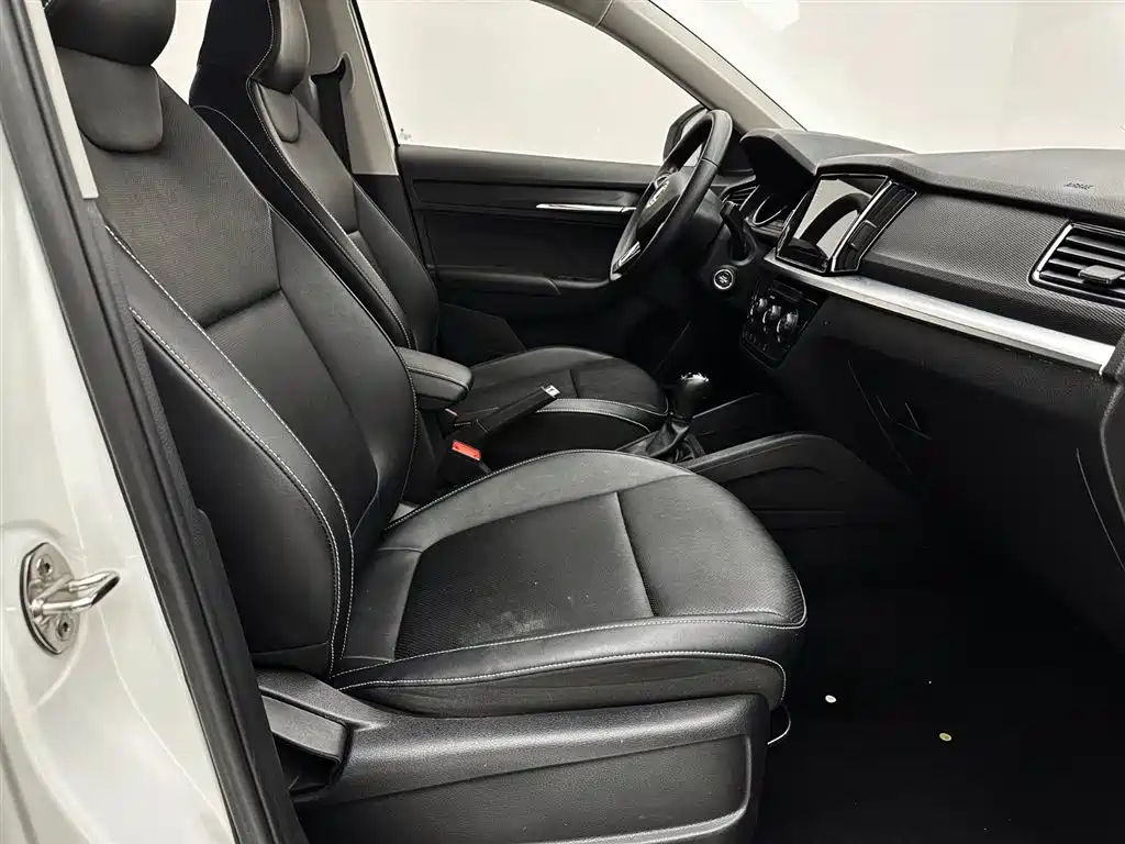 Škoda Kamiq 2022 1.5L Automatic Comfort Edition фото 20