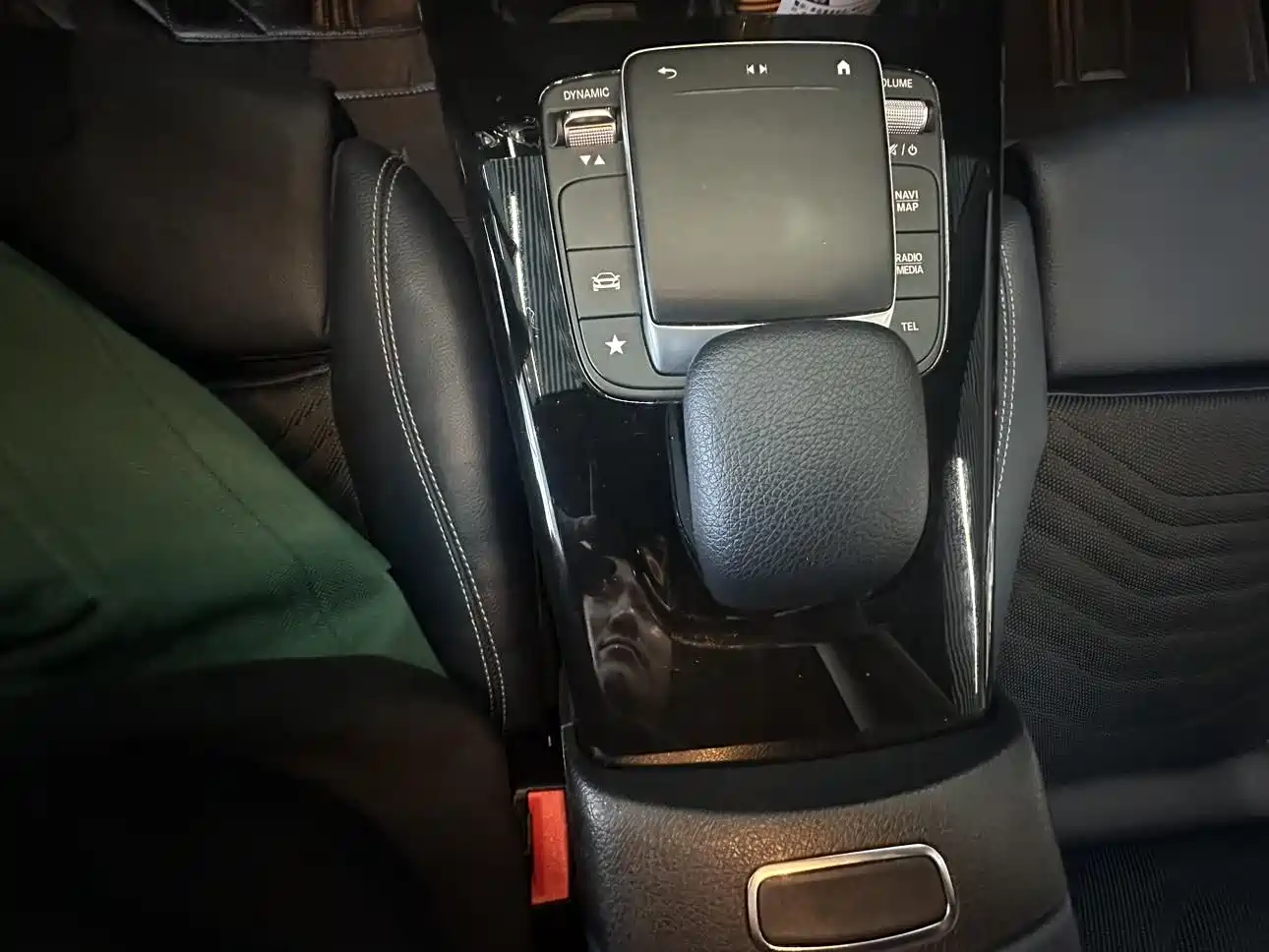 Mercedes-Benz A-Class 2022 A 180 L фото 4