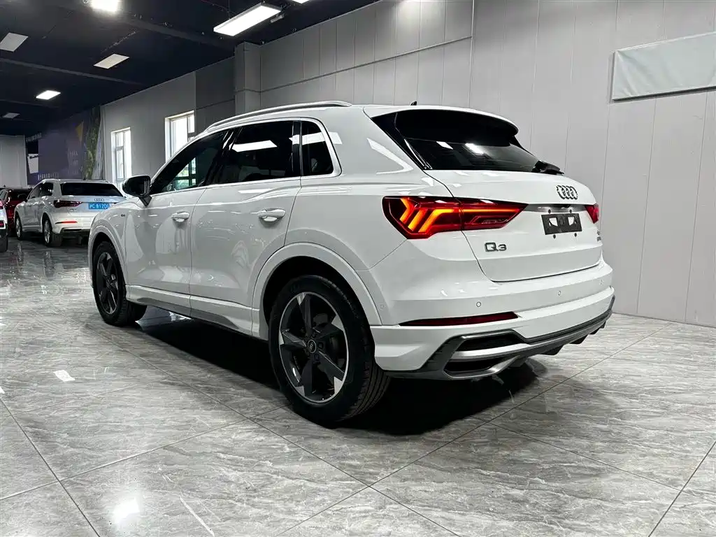 Audi Q3 2022 35 TFSI Fashion Dynamic фото 9