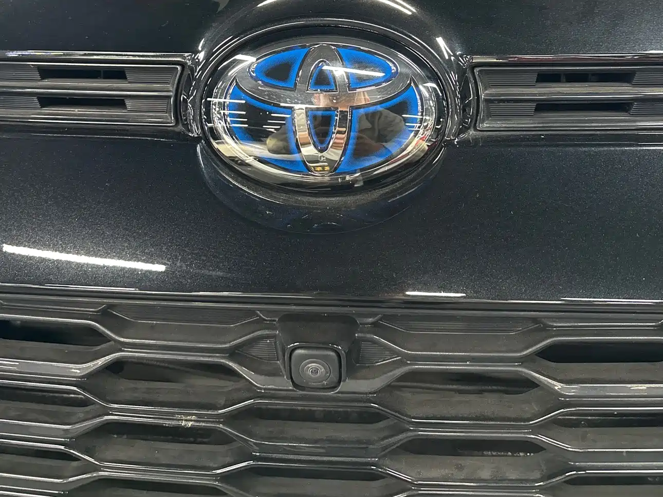 Toyota Wildlander 2022 Hybrid 2.5L E-CVT FWD Luxury PLUS Edition фото 10