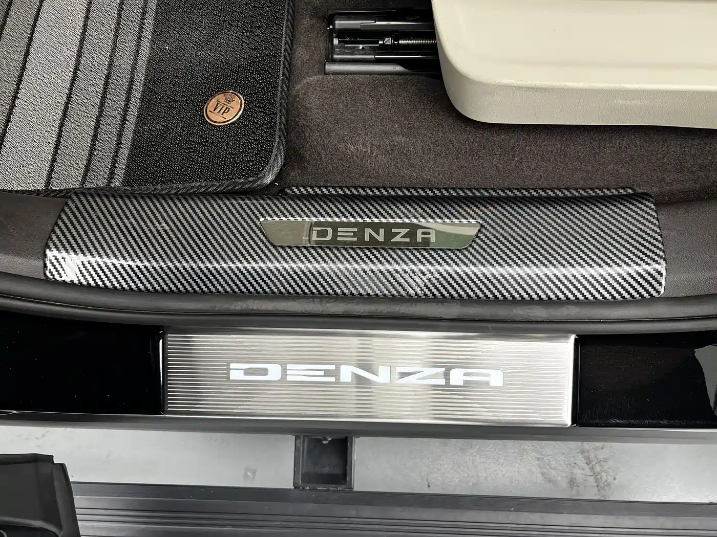 Denza N9 2025 2025 Model Prestige Edition