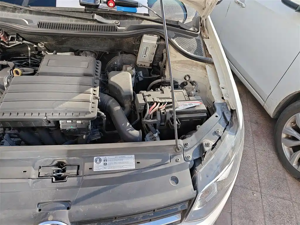Volkswagen Polo 2016 1.4L Automatic Trend фото 22