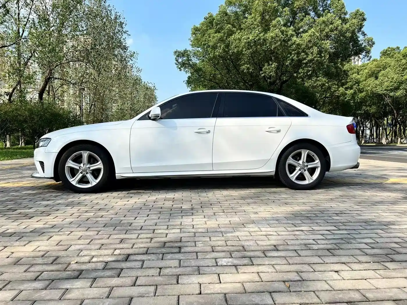 Audi A4L 2012 2.0 TFSI Auto Comfort фото 4