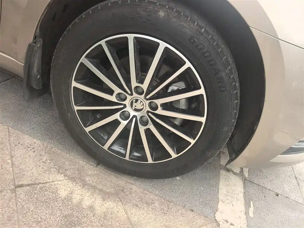 Škoda Octavia 2019 1.5L Automatic Smart Luxury Edition China V фото 6