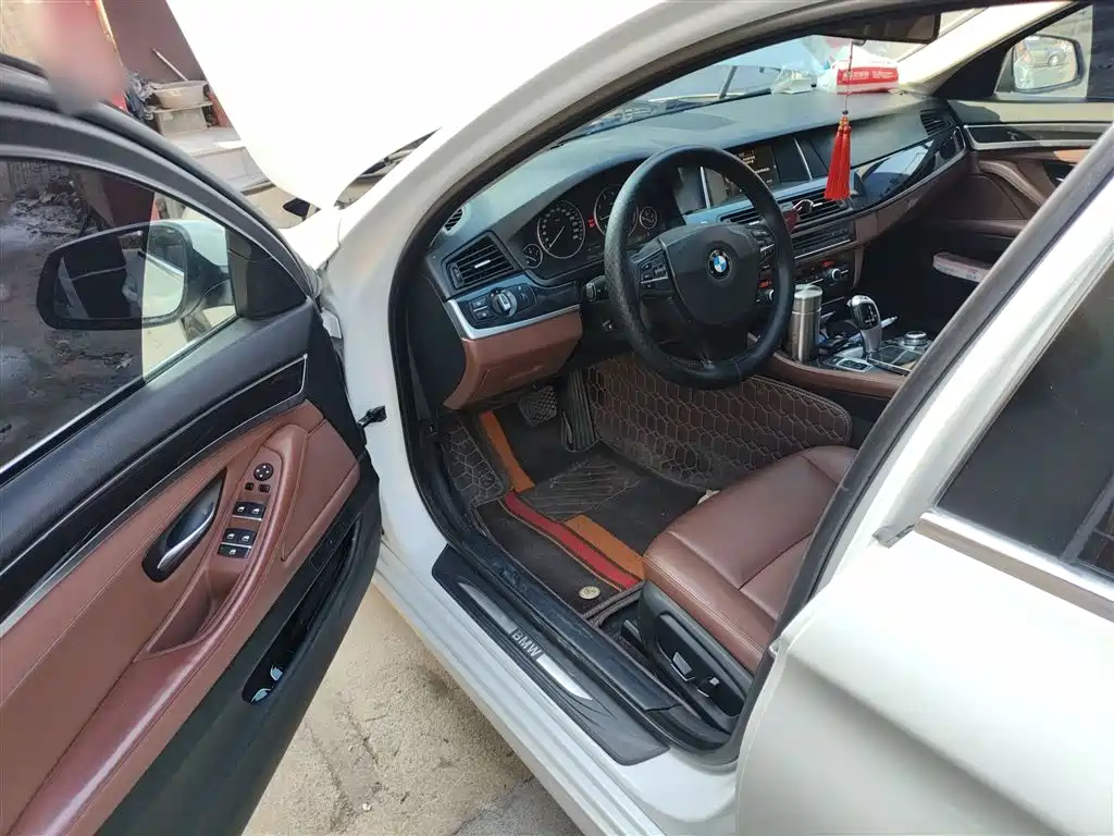 BMW 5 Series 2014 520Li Elegance фото 13