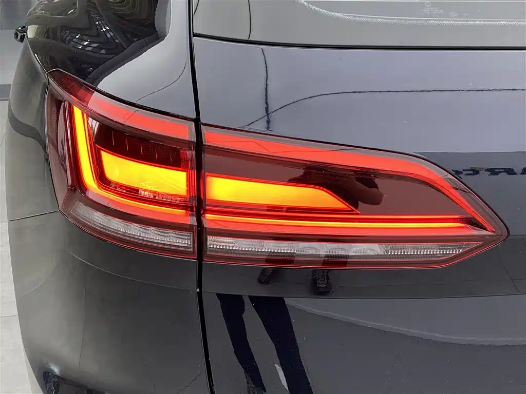 Volkswagen Touareg 2022 2.0TSI Rui Shang Edition фото 11