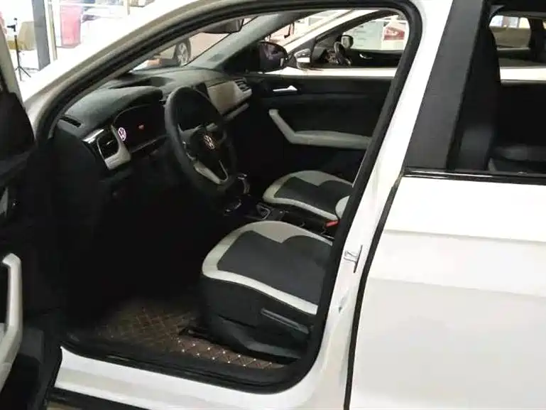 Volkswagen Tharu 2025 Model Rising Star 1.5L Advance Edition фото 3