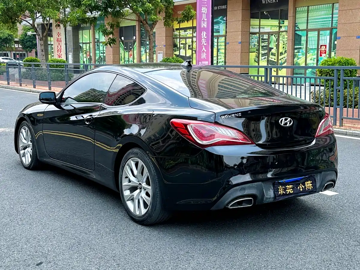 Hyundai Genesis Coupe 2012 2.0T Automatic Elegant Edition фото 10