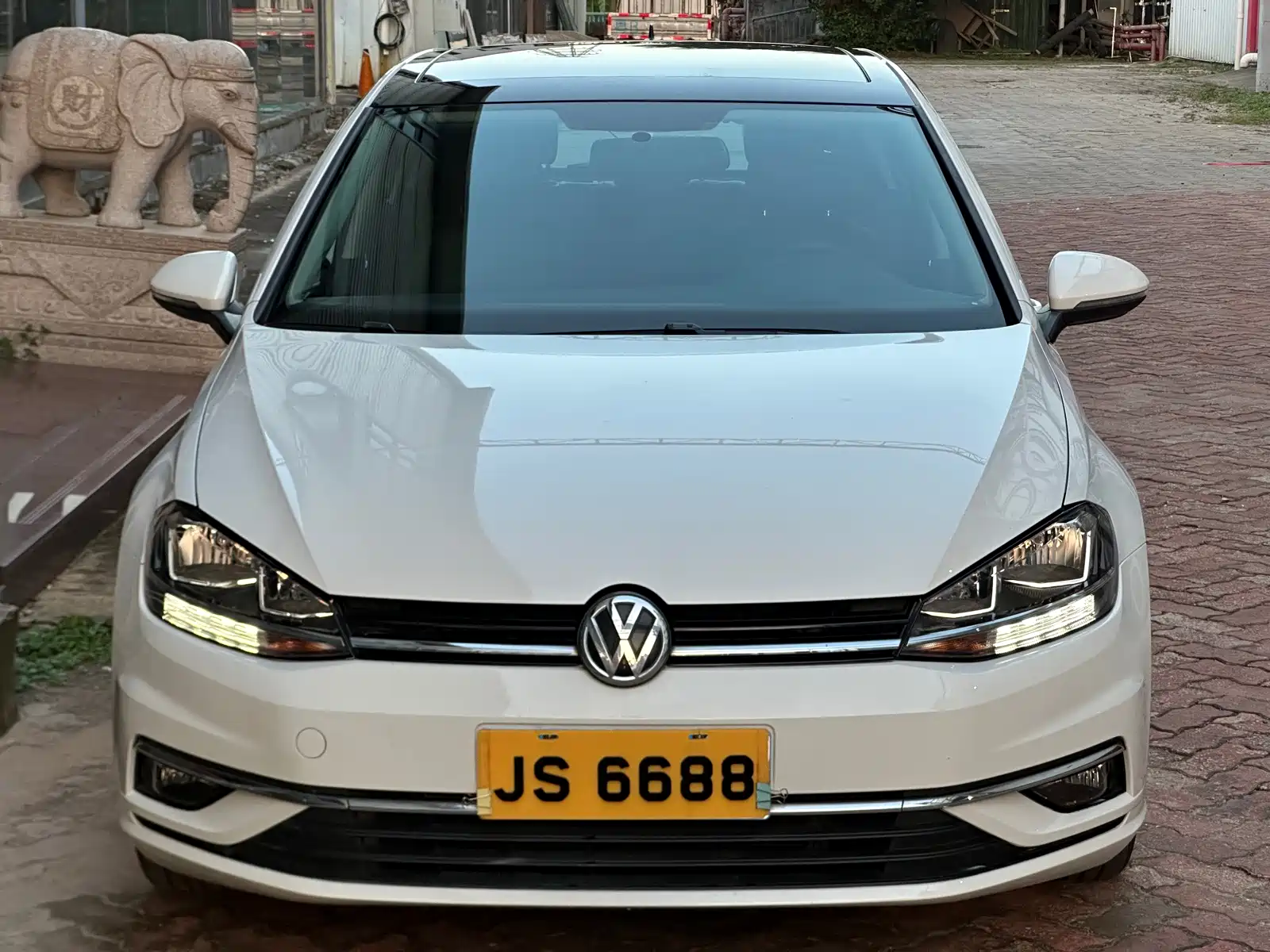 Фото 2 - Volkswagen Golf