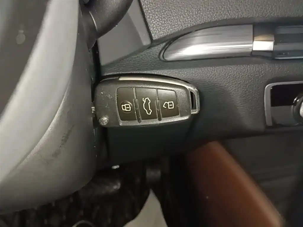 Audi A3 2015 Sportback 40 TFSI Automatic Comfort фото 9