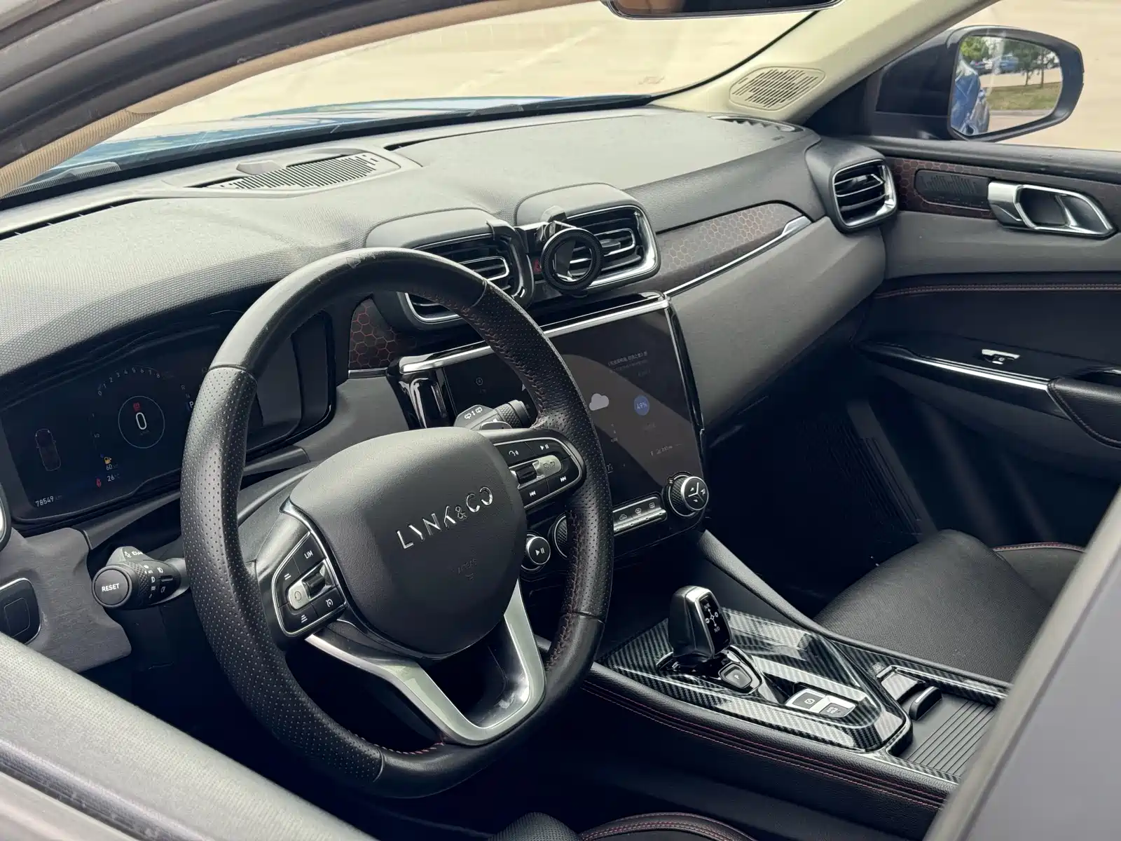 Photo 6 - Lynk & Co 02