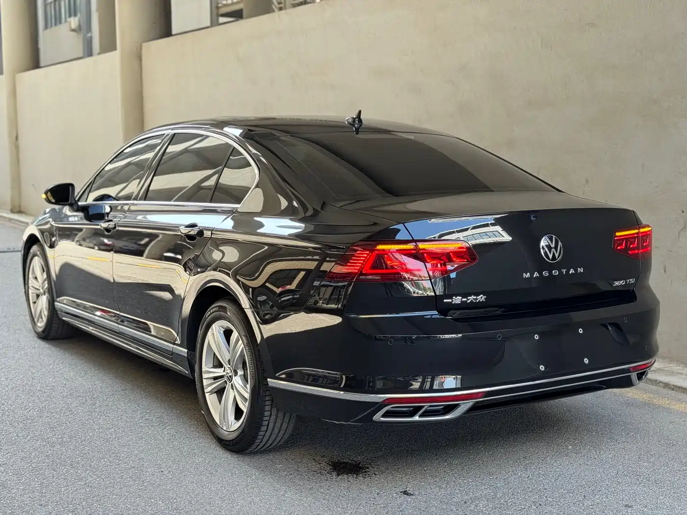 Volkswagen Magotan 2023 2 Million Units Commemorative Edition 280TSI DSG Comfort фото 4