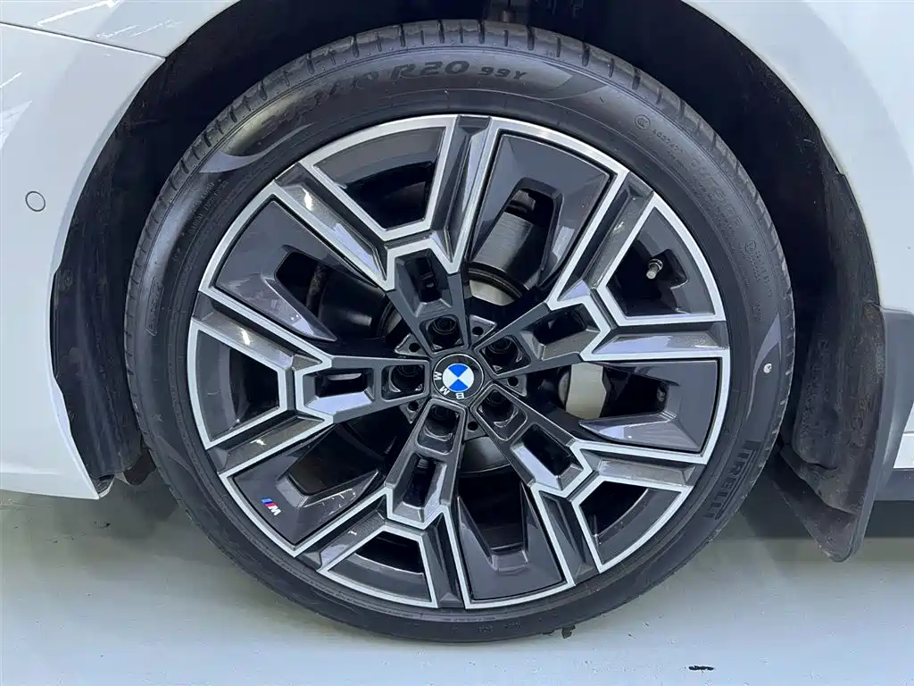 BMW 5 Series 2024 530Li Premium M Sport Package фото 25