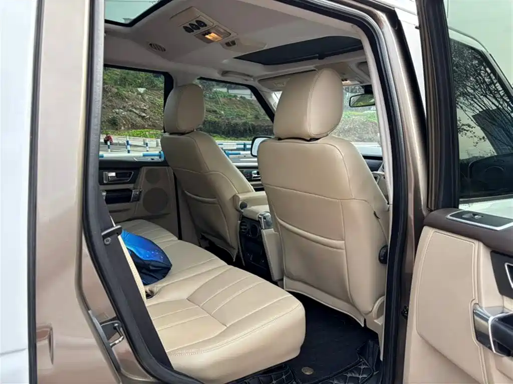 Land Rover Discovery 2011 3.0 SDV6 HSE Diesel фото 10